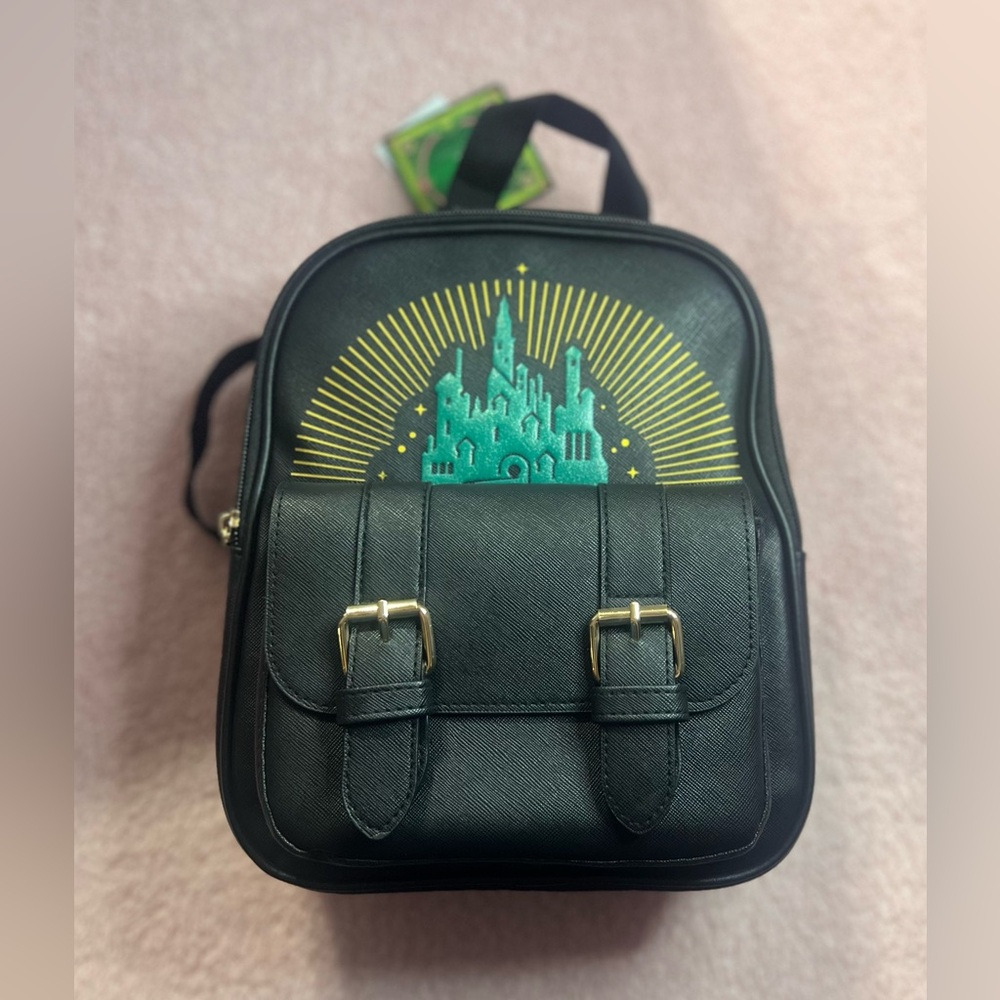 Wicked Black Green Kohls Backpack 8x3x10 Adjustable Straps Buckle Zip Design NWT